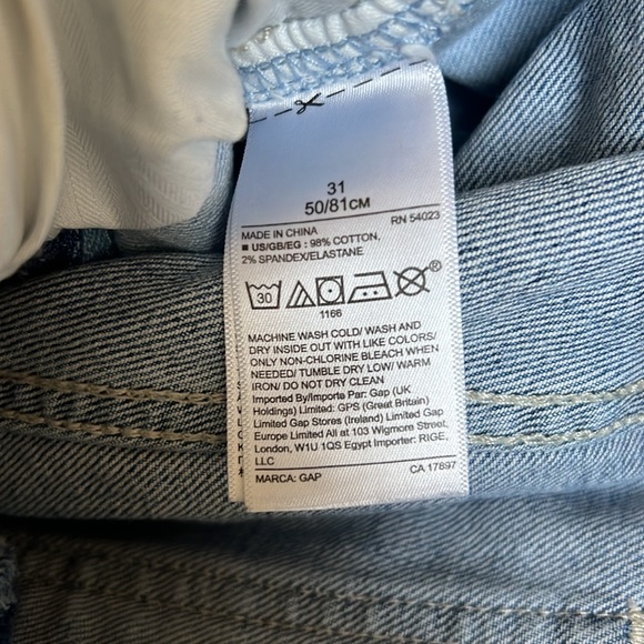 GAP High Rise Straight crop jeans with two tone color and spliced hem sz31👖 - Picture 8 of 8